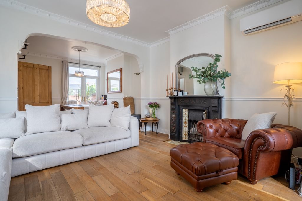 Additional image 4 of 4 bed semi-detached house for saleWhitehill Road, Gravesend DA12