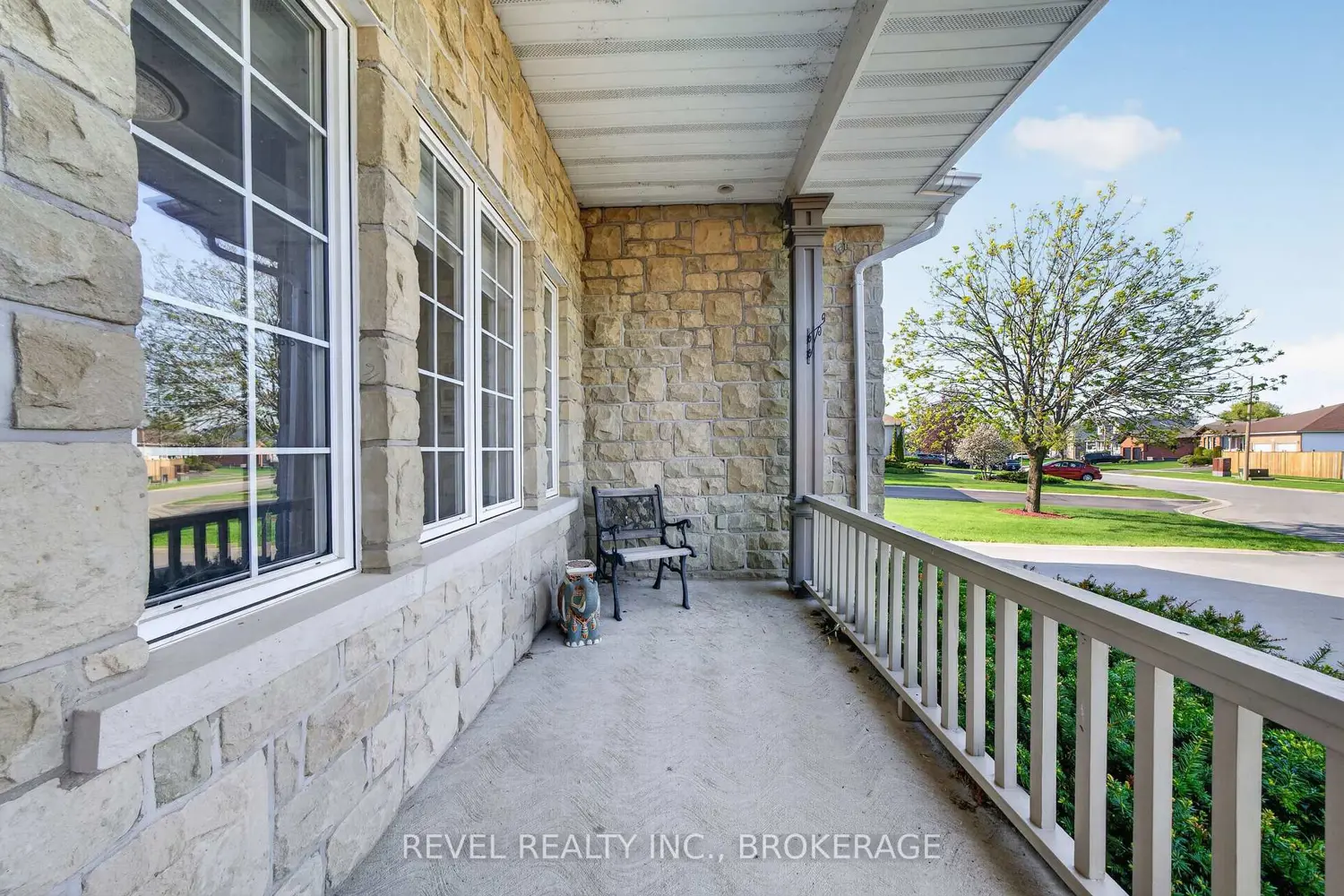 567 Shiloh Avenue photo 2