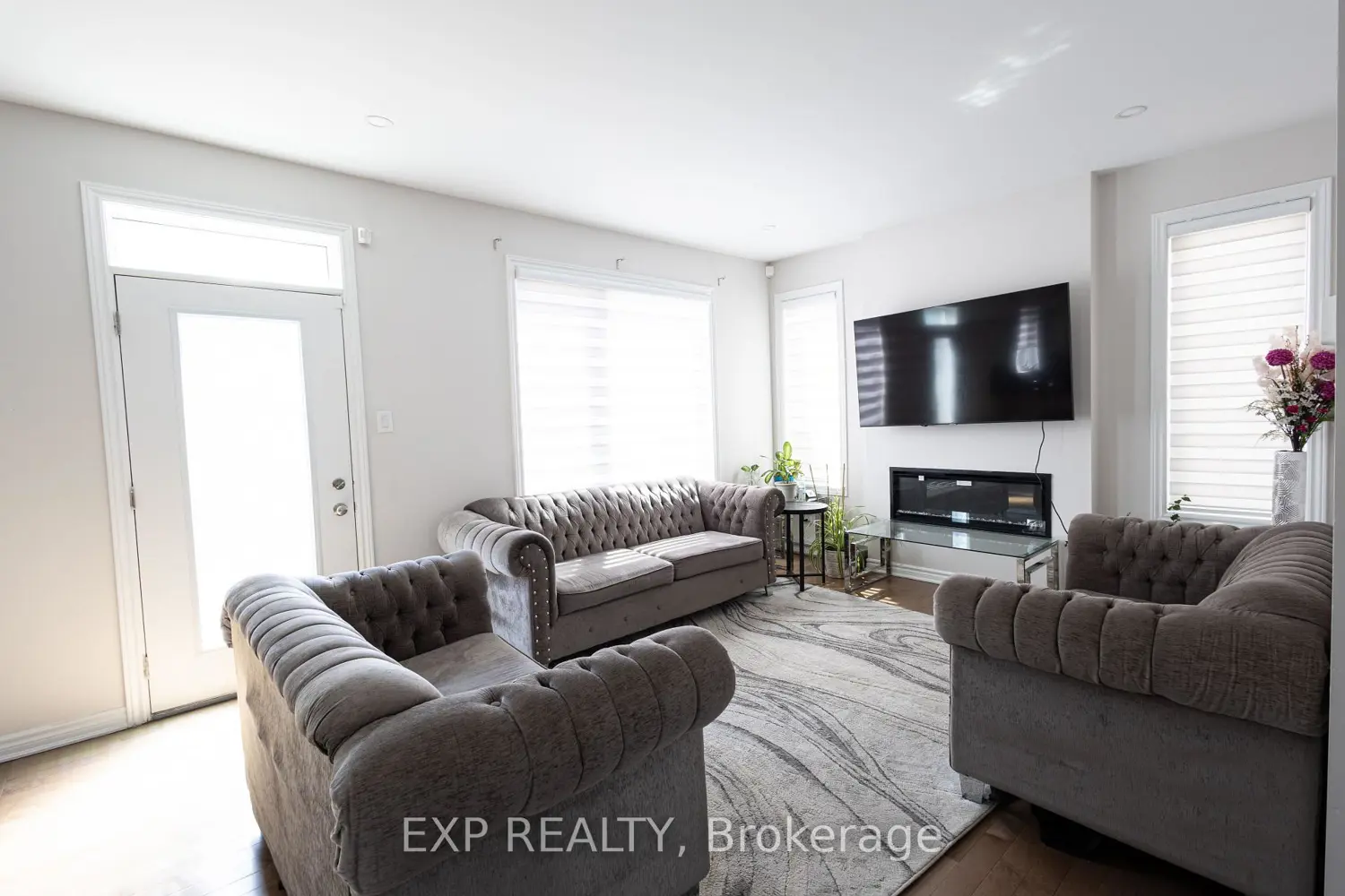 1008 Carden Lane photo 5