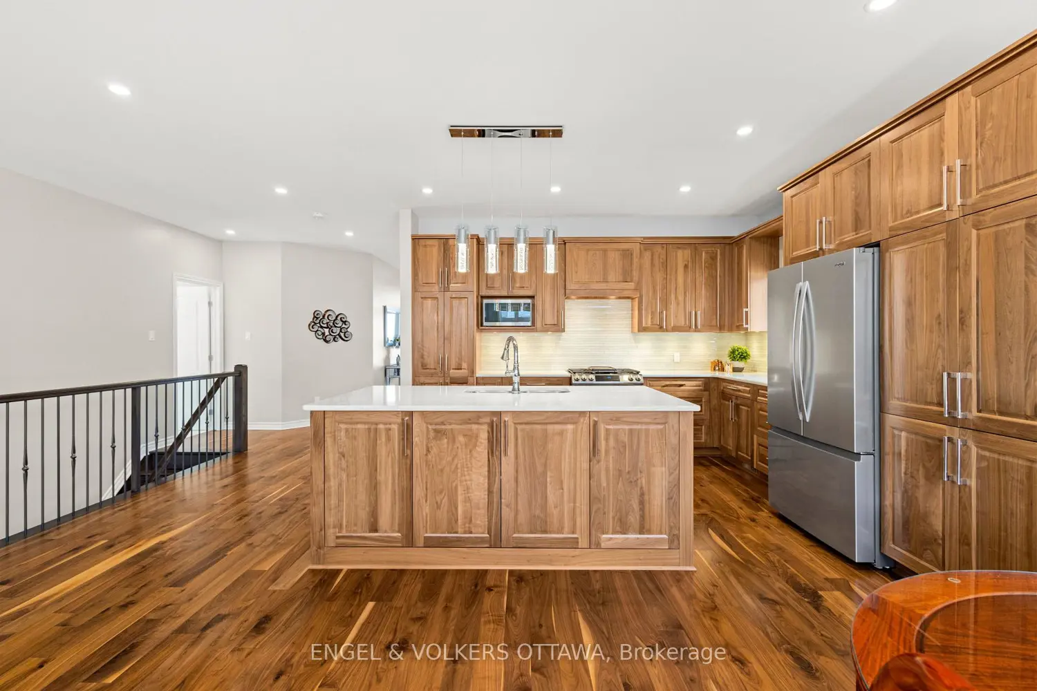 865 Tewin Circle photo 4