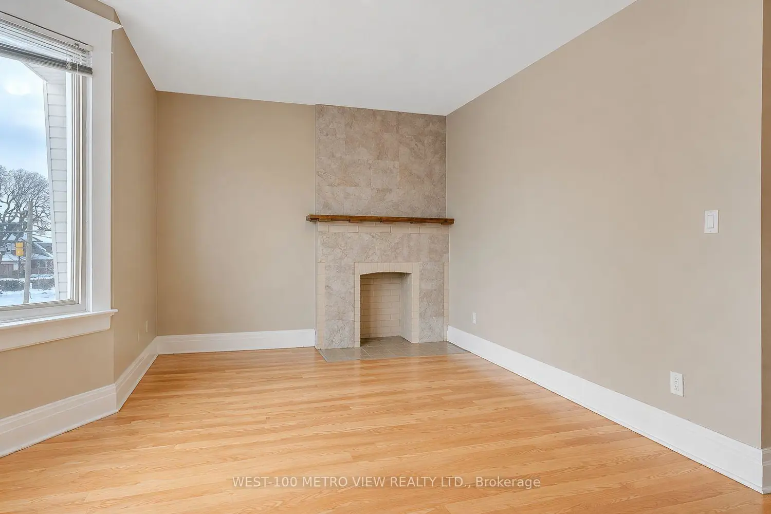 Additional image 7 of 1733 Dufferin Street