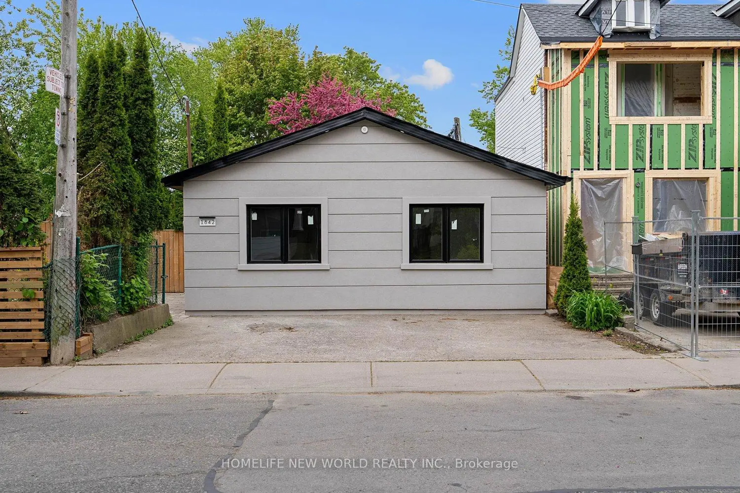 Additional image 3 of 1842 Dundas Street