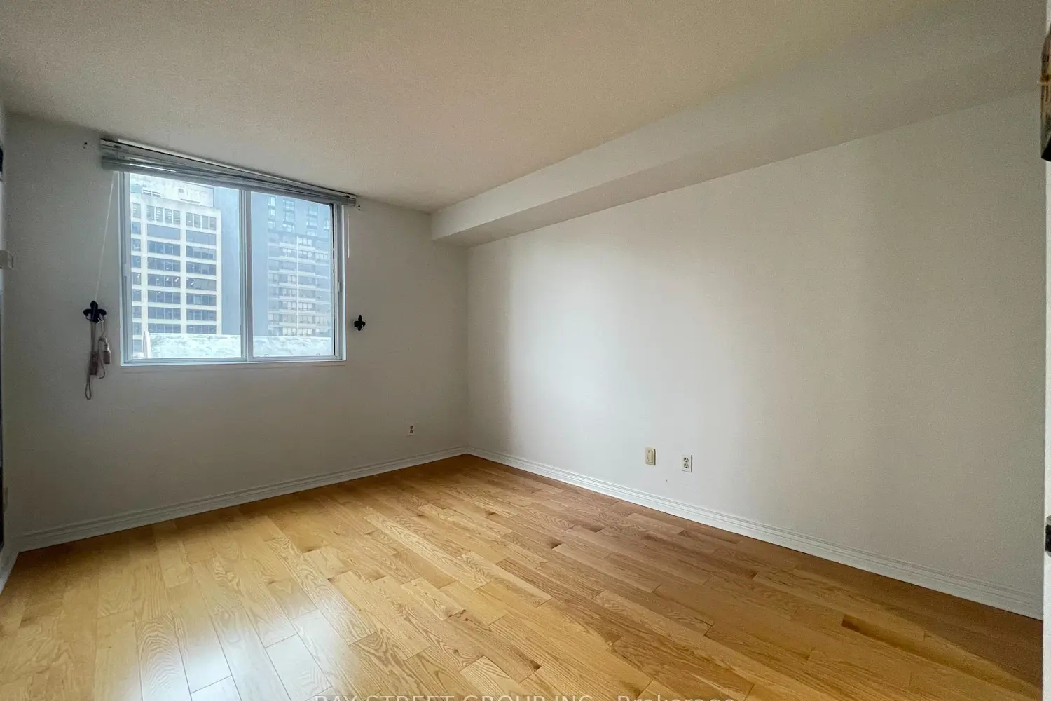 Additional image 7 of 736 Bay Street 1910