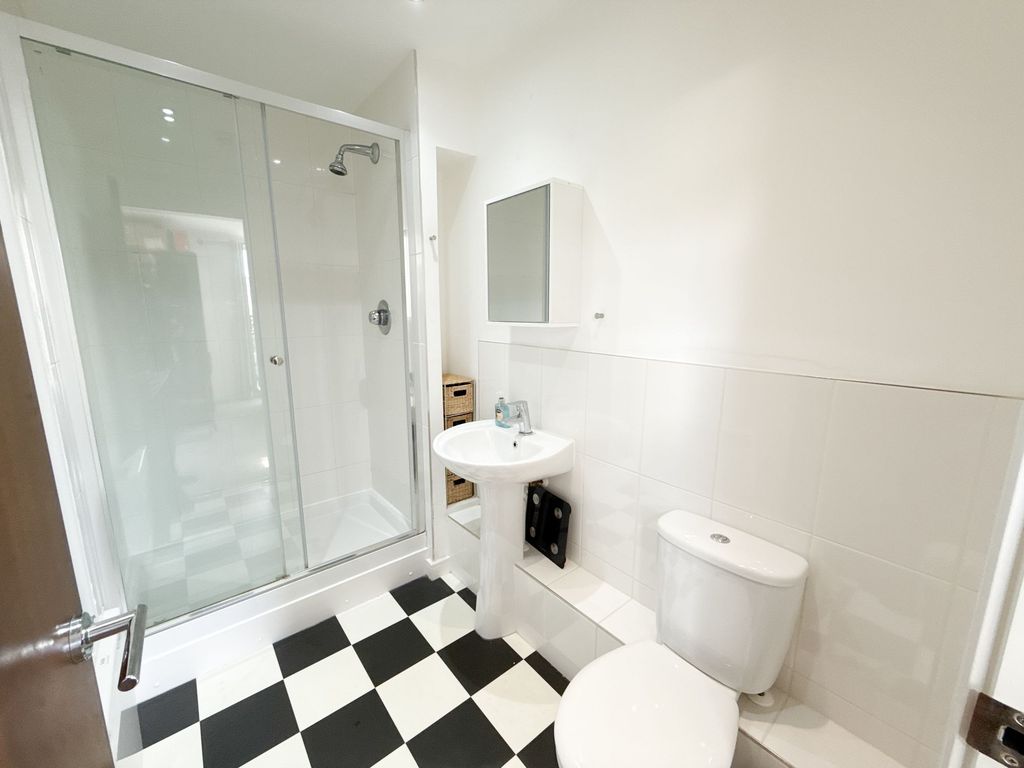 Additional image 9 of 2 bed flat for saleWorsdell Drive, Gateshead NE8