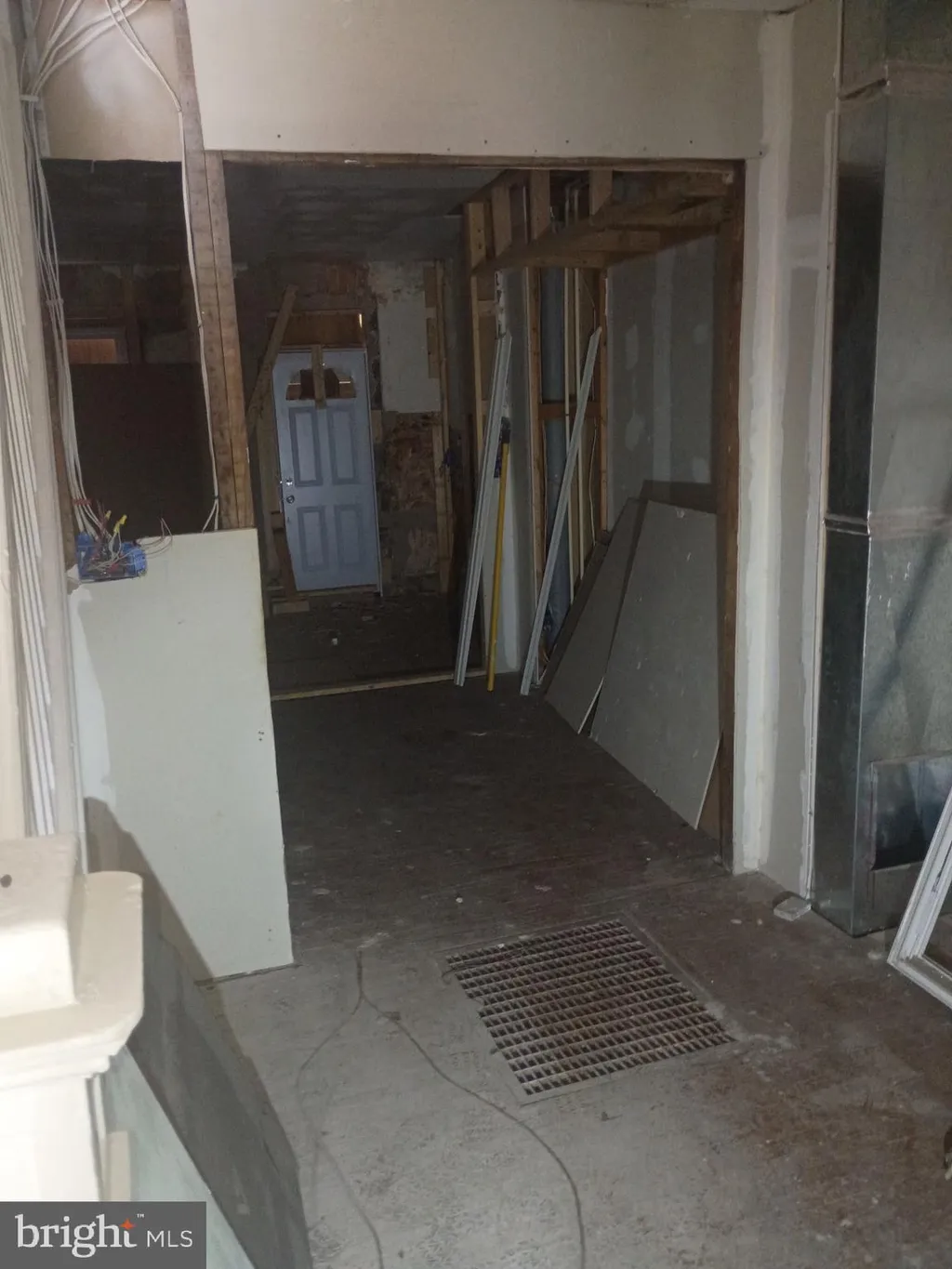 504 E Lynn Avenue, Baltimore, MD 21223 photo 3