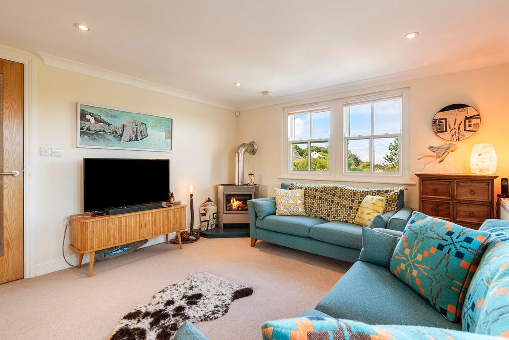 3 bed flat for saleSt Nons Close, St Davids SA62 photo 4