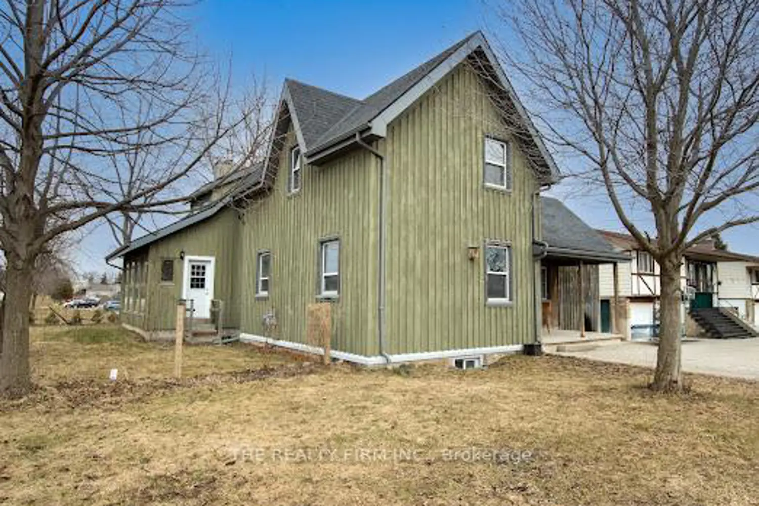 51 Huron Road photo 2