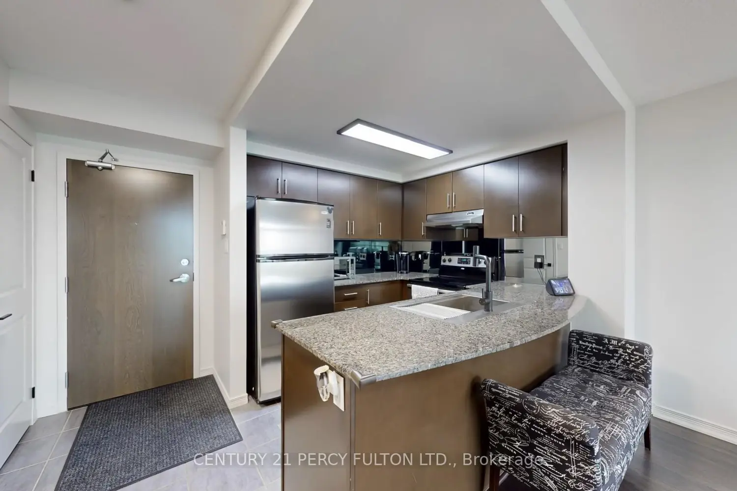 9 George Street 1612 photo 5