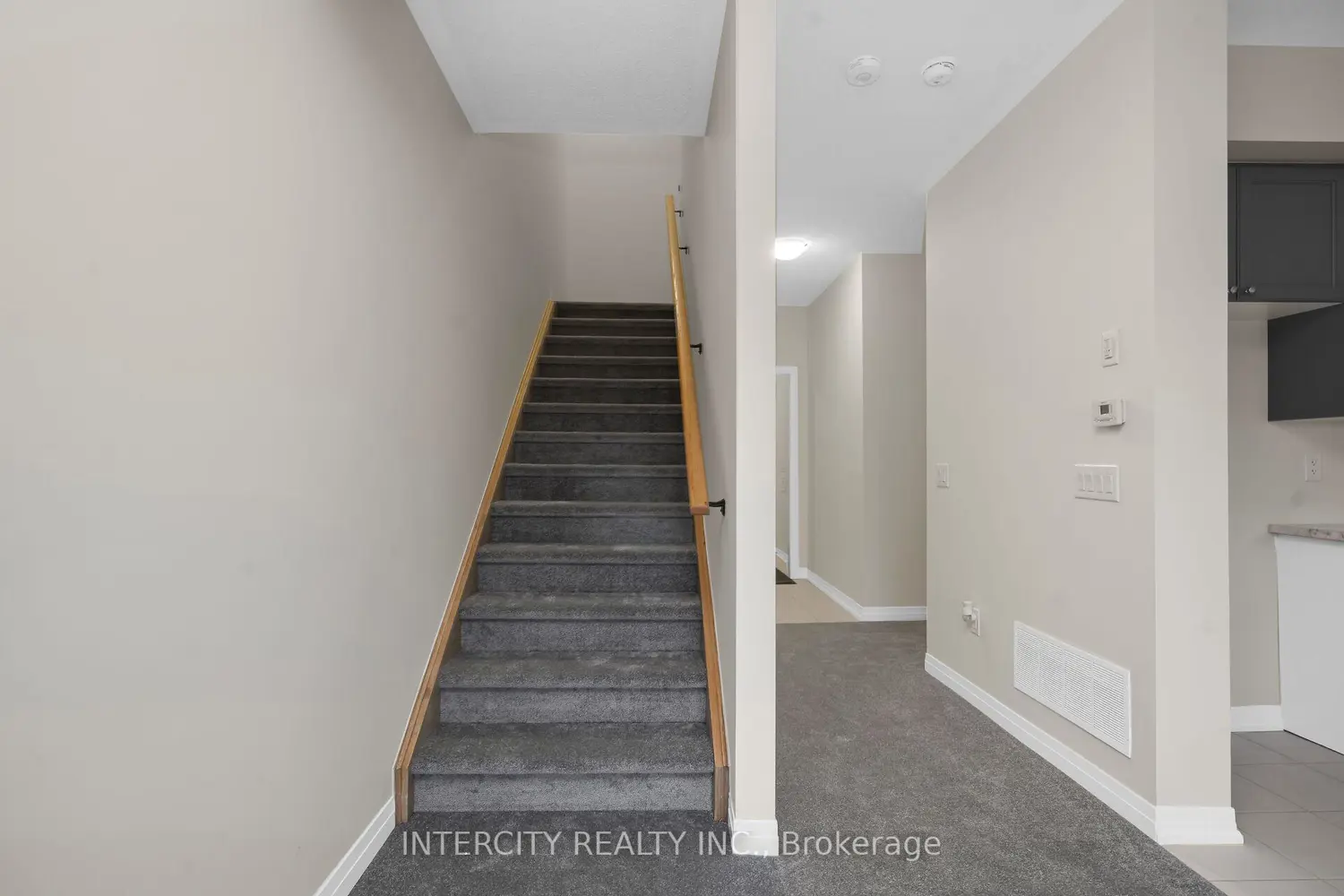 Additional image 9 of 118 Gordon Street Blk 7 Unit 4