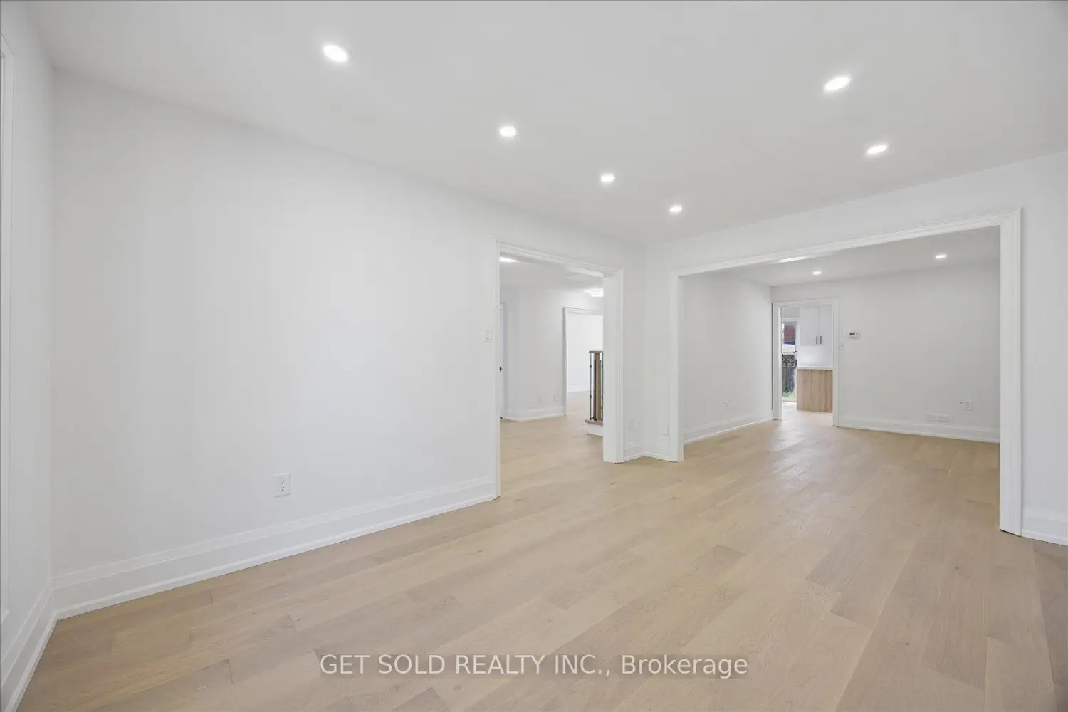 181 Brownridge Drive photo 4