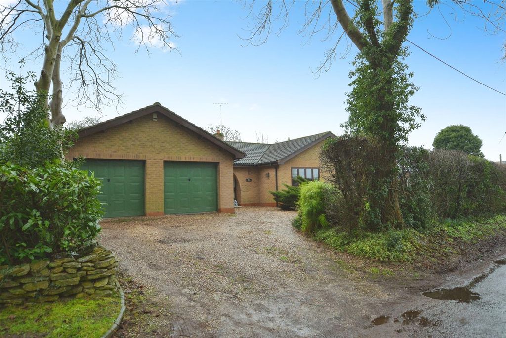 3 bed detached bungalow for salePilham, Gainsborough DN21