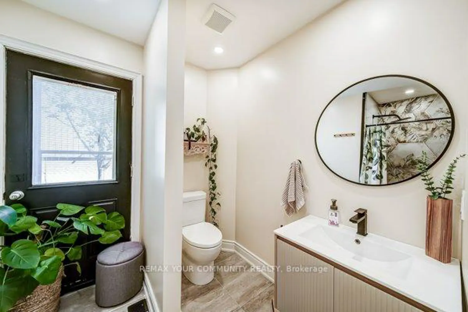 124 Tyson Drive photo 5