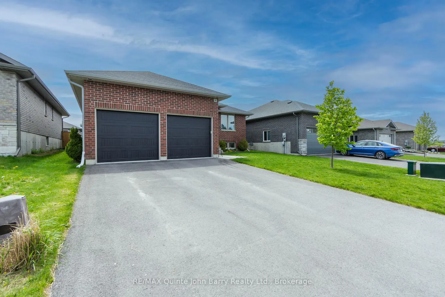 8 Liberty Crescent photo 2