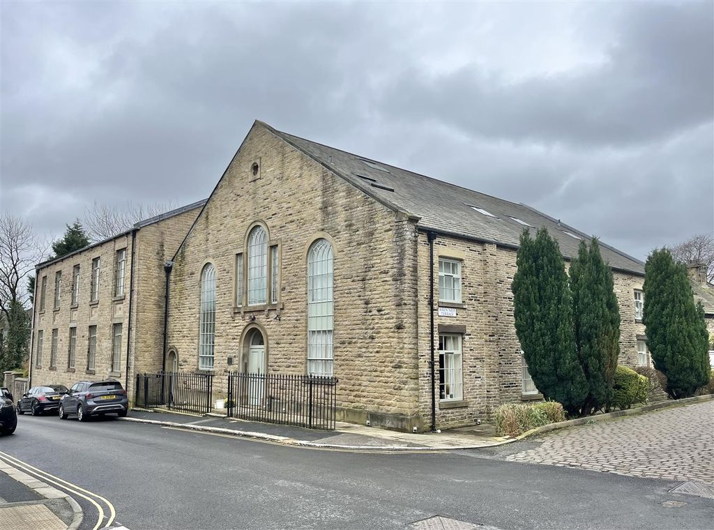 2 bed flat for saleShrewsbury Street, Glossop SK13