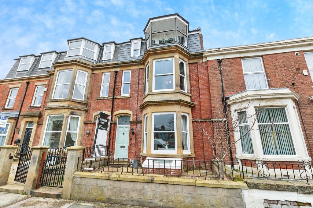 5 bed terraced house for saleAdelaide Street, Fleetwood, Lancashire FY7