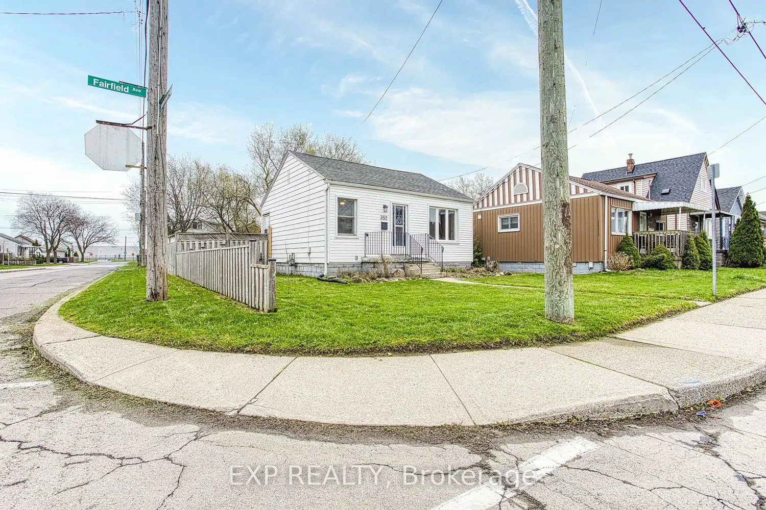 352 Fairfield Avenue photo 3