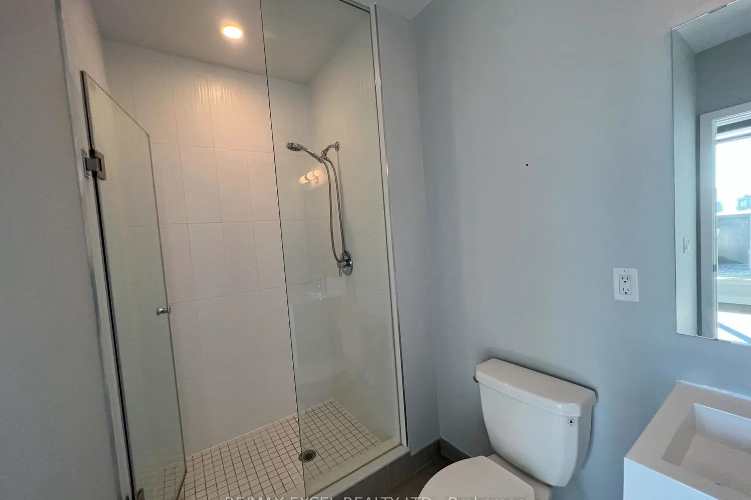 Additional image 12 of 297 College Street 503