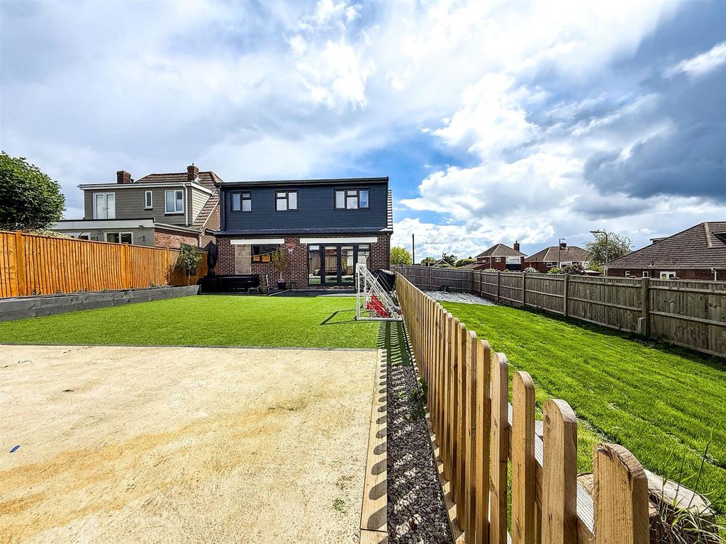 Additional image 15 of 4 bed detached bungalow for saleDore Avenue, Portchester PO16