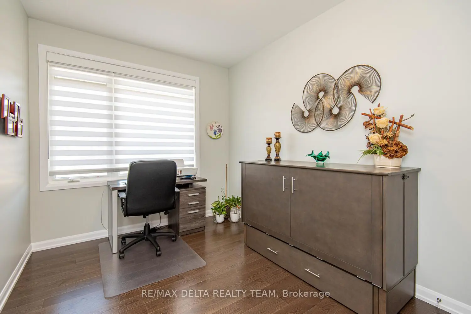 373 Sterling Avenue photo 2