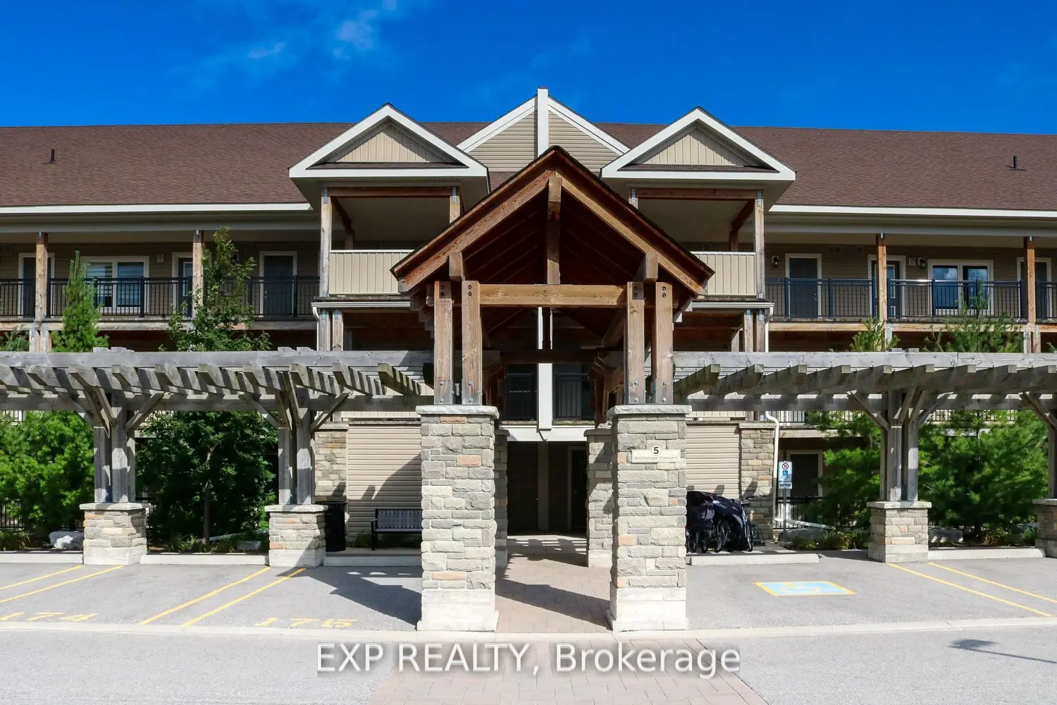 5 Anchorage Crescent 202 photo 2