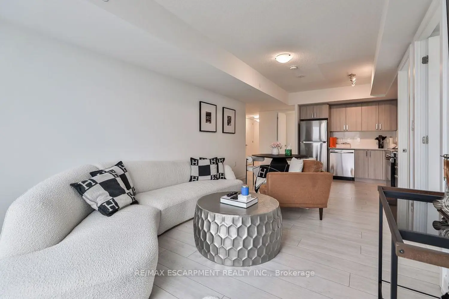 Additional image 12 of 556 Marlee Avenue 606