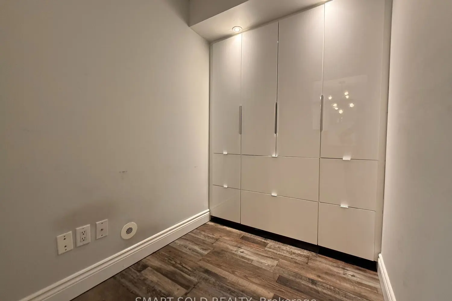 Additional image 10 of 10 Laidlaw Street 725