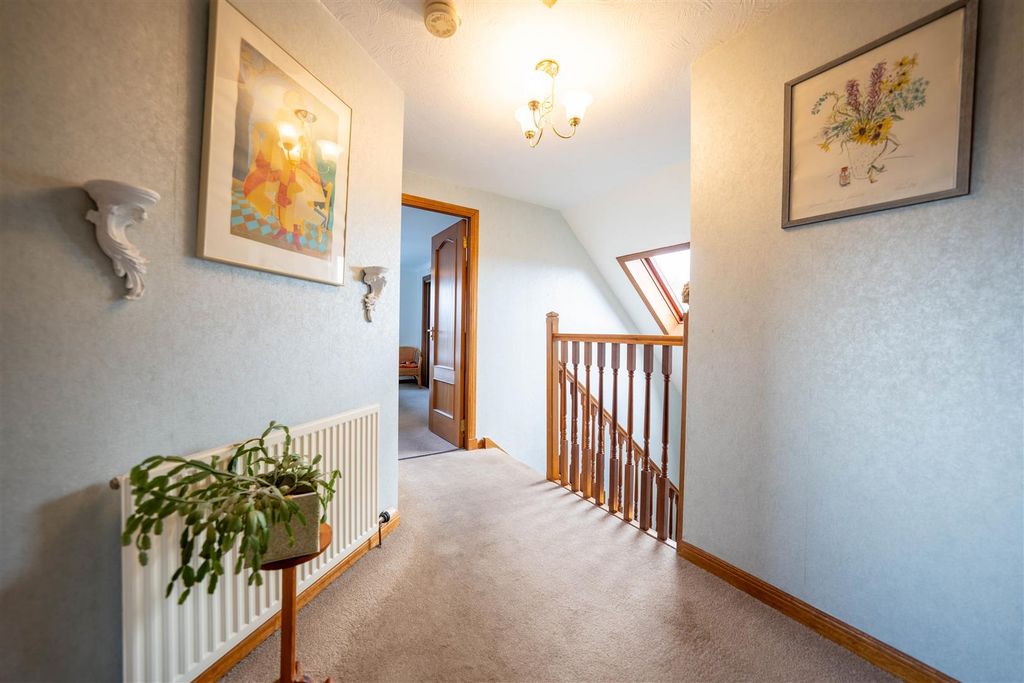 4 bed property for saleDundee Road, Letham DD8 photo 4