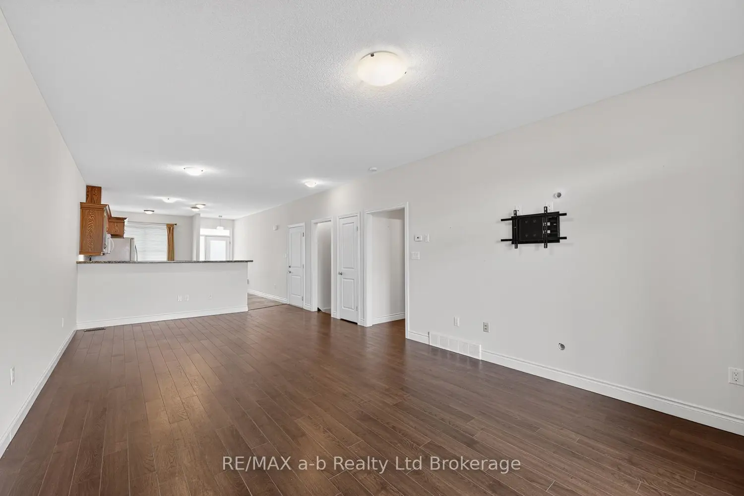Additional image 7 of 111 King Street East, Unit 14 Street