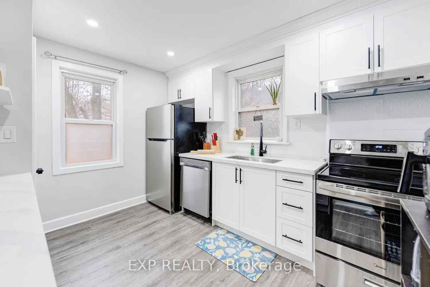 16 Ainslie Avenue photo 4