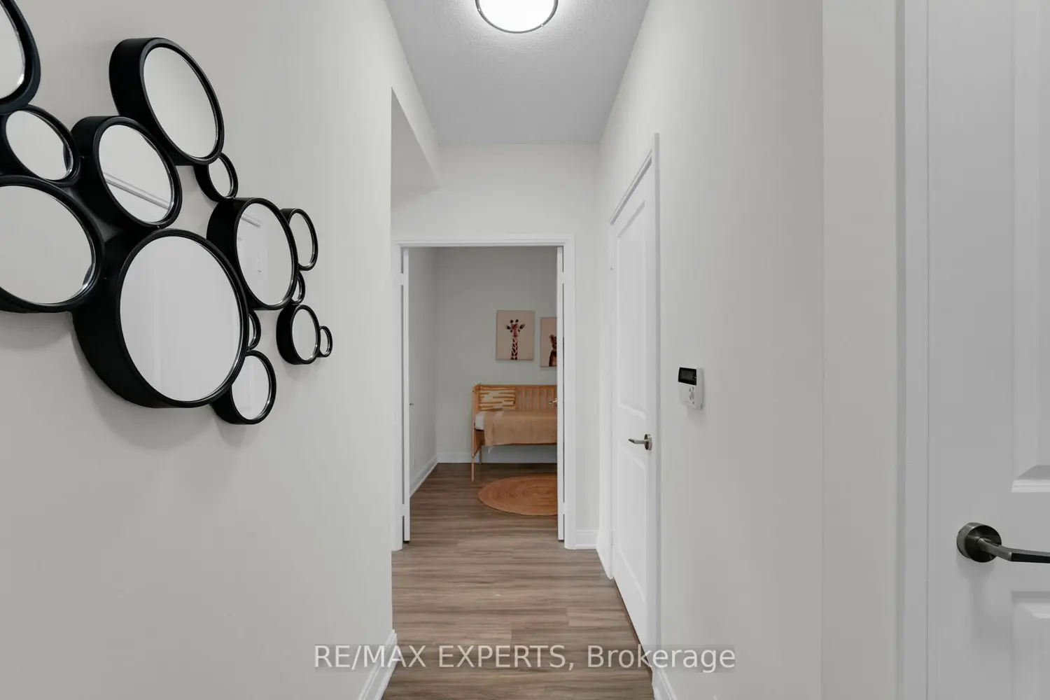 80 Absolute Avenue 2111 photo 3
