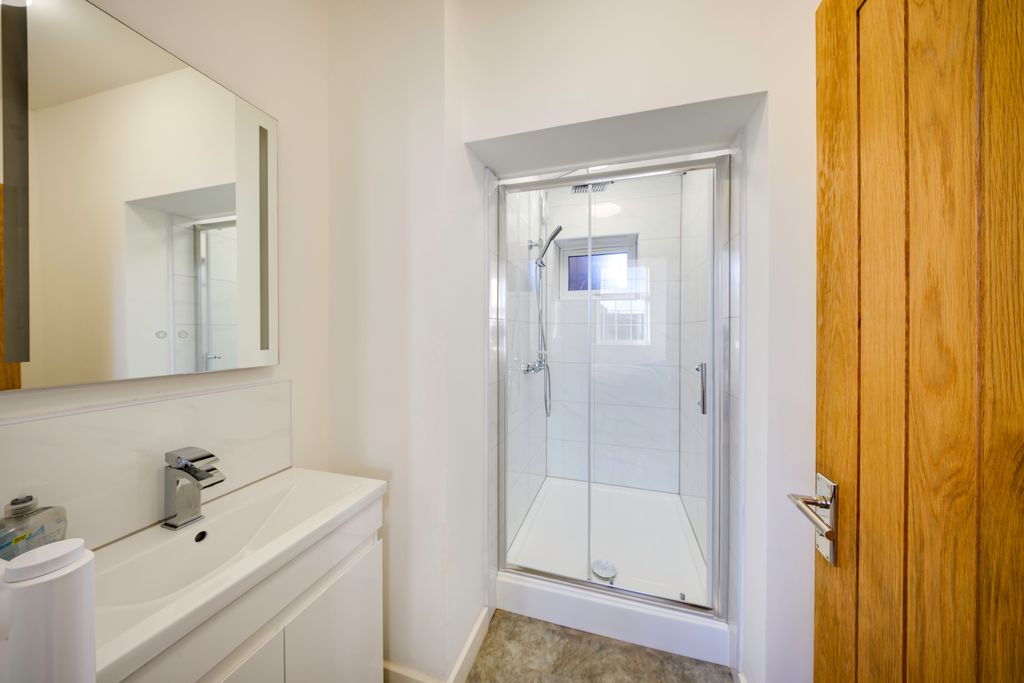 Additional image 7 of 2 bed flat for saleBeacon House, High Road West, Felixstowe IP11