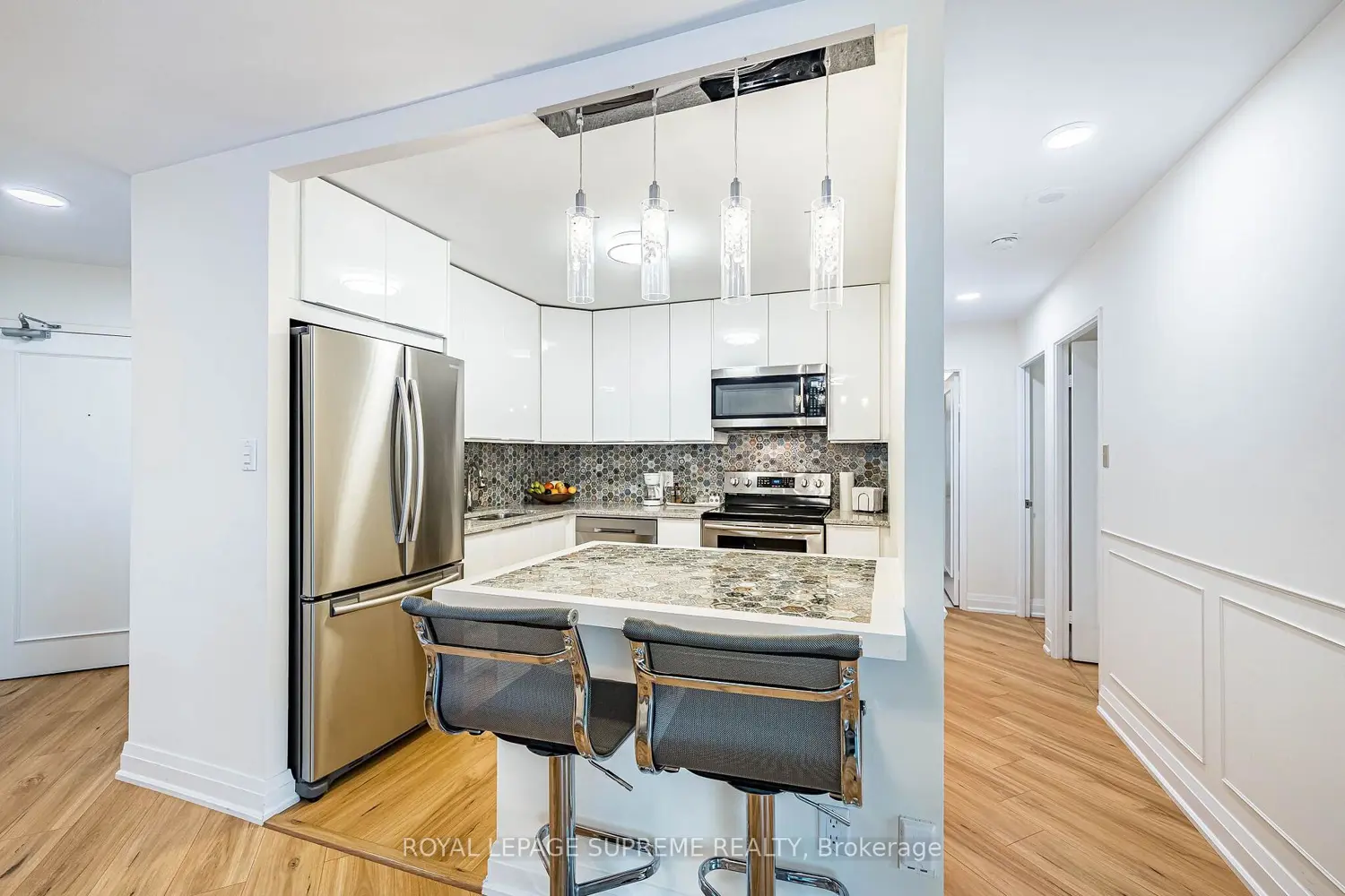 Additional image 6 of 3559 Eglinton Avenue 409