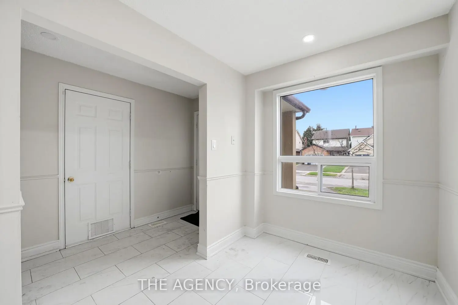 416 Hansen Road photo 5