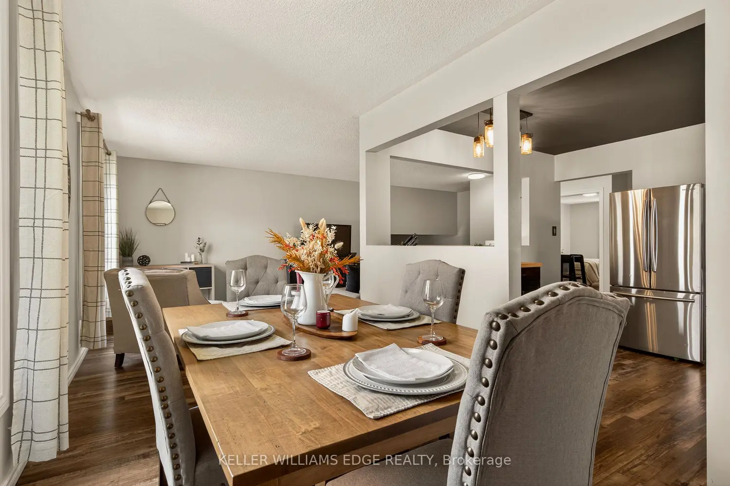 52 Latzer Crescent photo 3