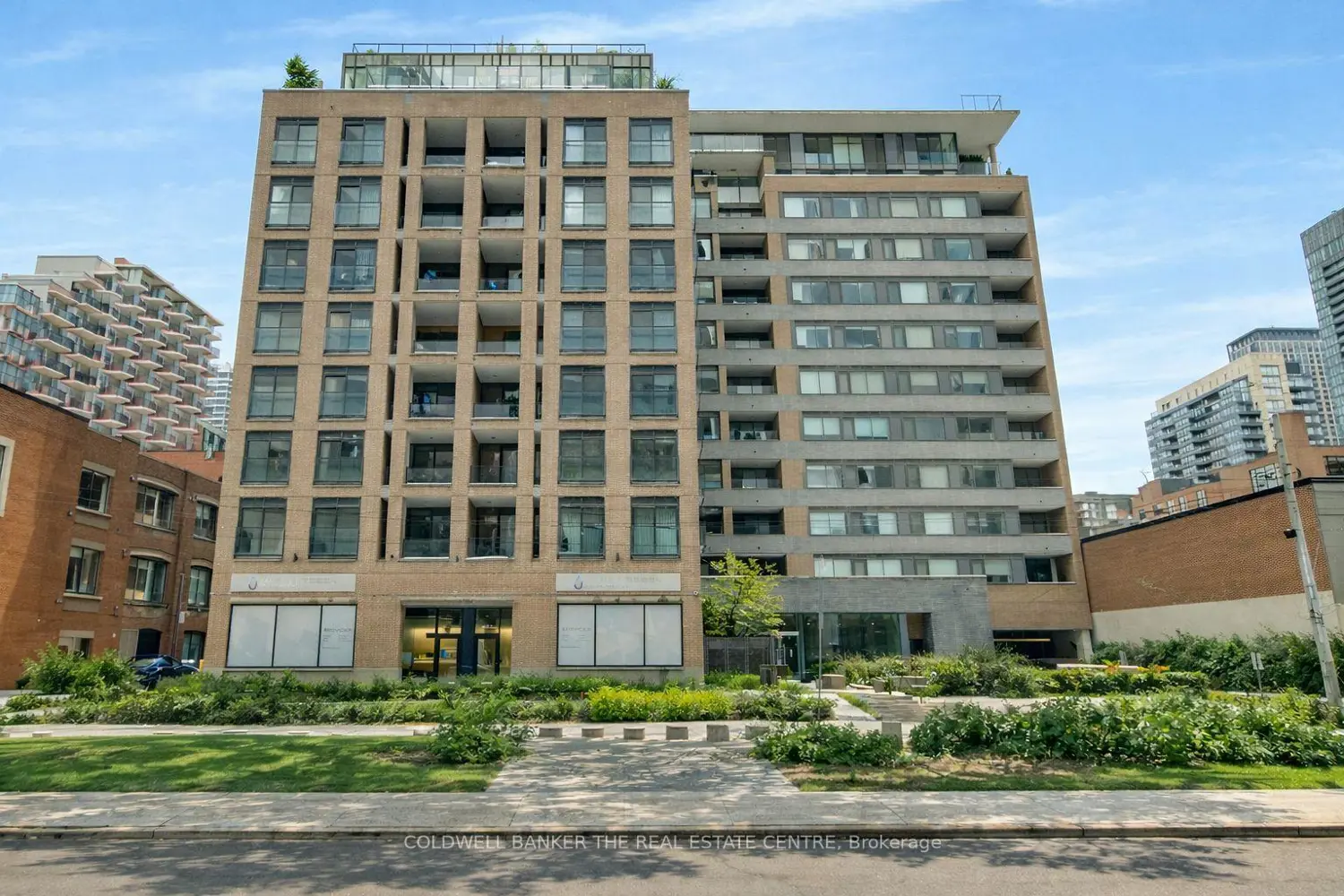 400 Wellington Street 802