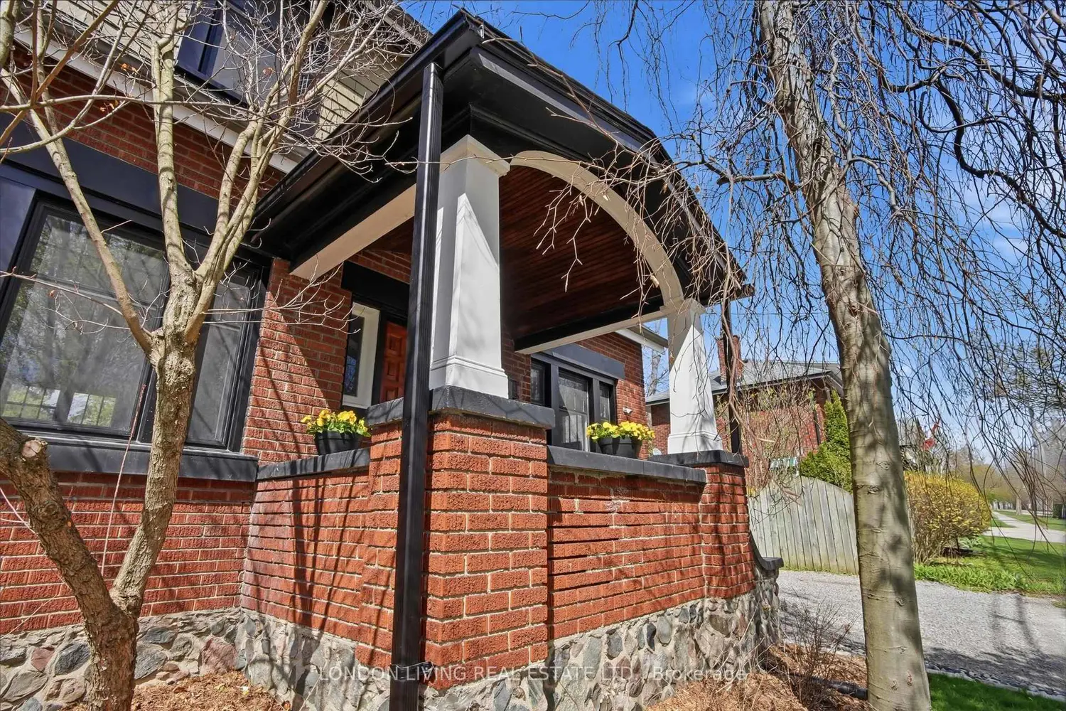 88 Tecumseh Avenue