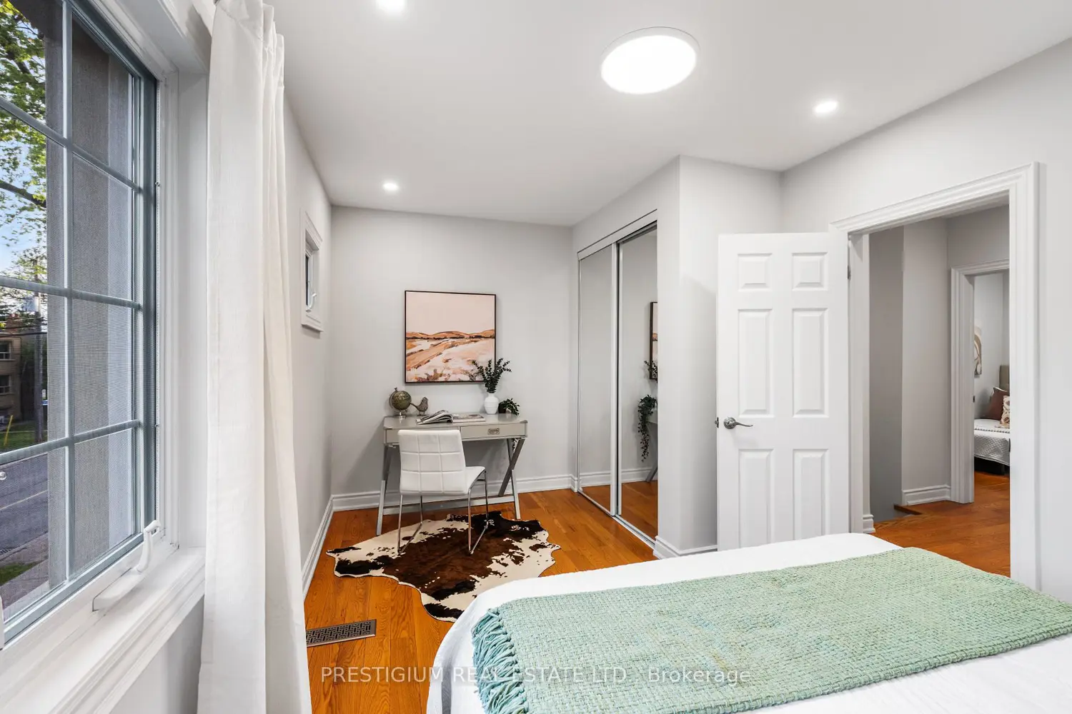 Additional image 12 of 556 Davisville Avenue