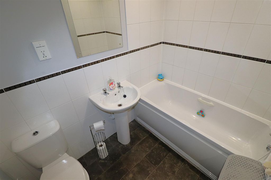 Additional image 5 of 2 bed flat for saleConqueror Drive, Gillingham ME7