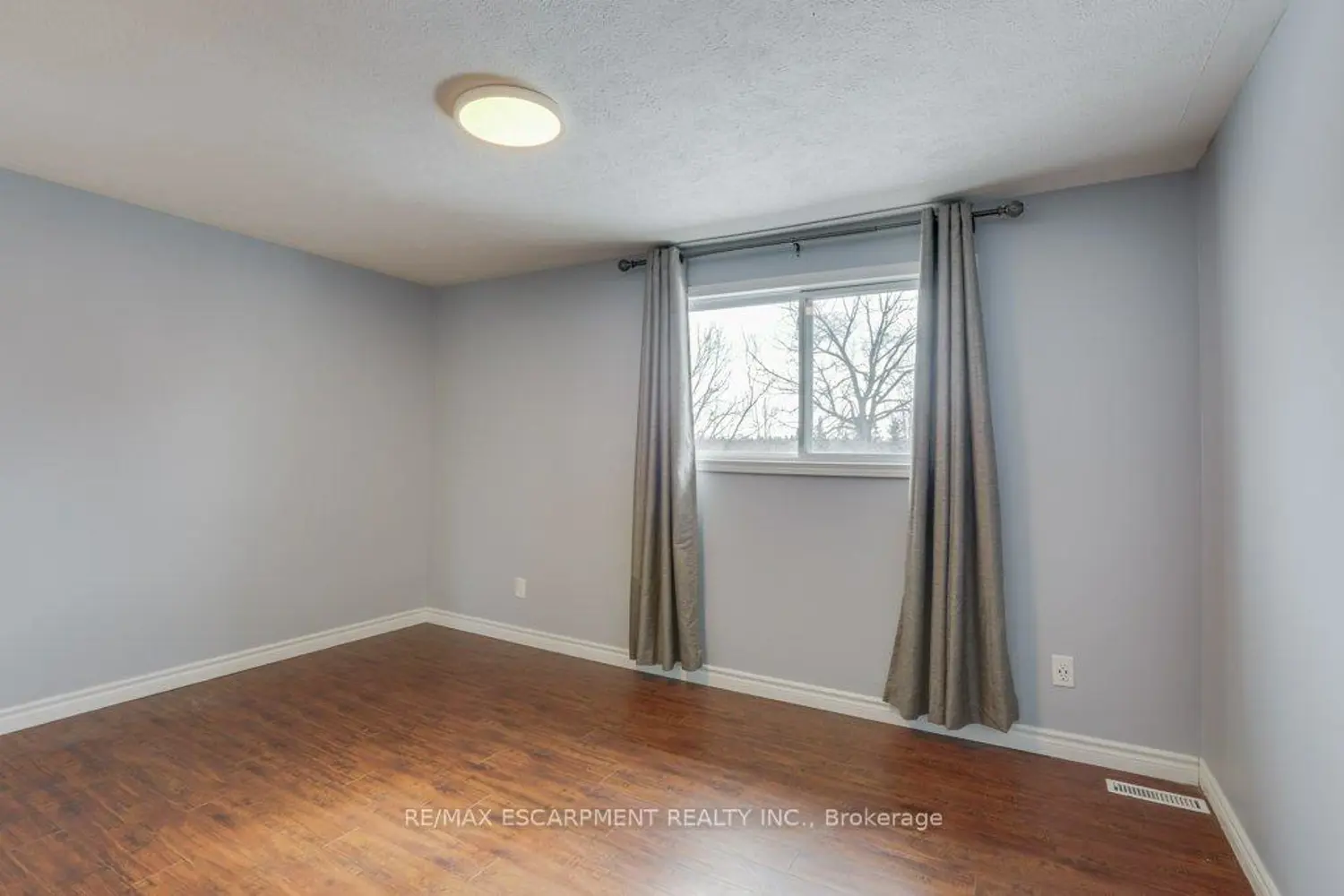 Additional image 12 of 900 James Street 5
