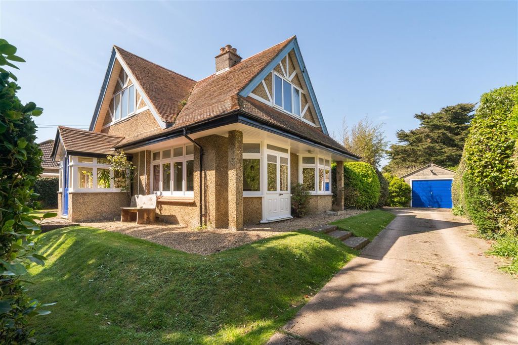 Additional image 2 of 5 bed detached house for saleFreshwater Bay, Isle Of Wight PO40