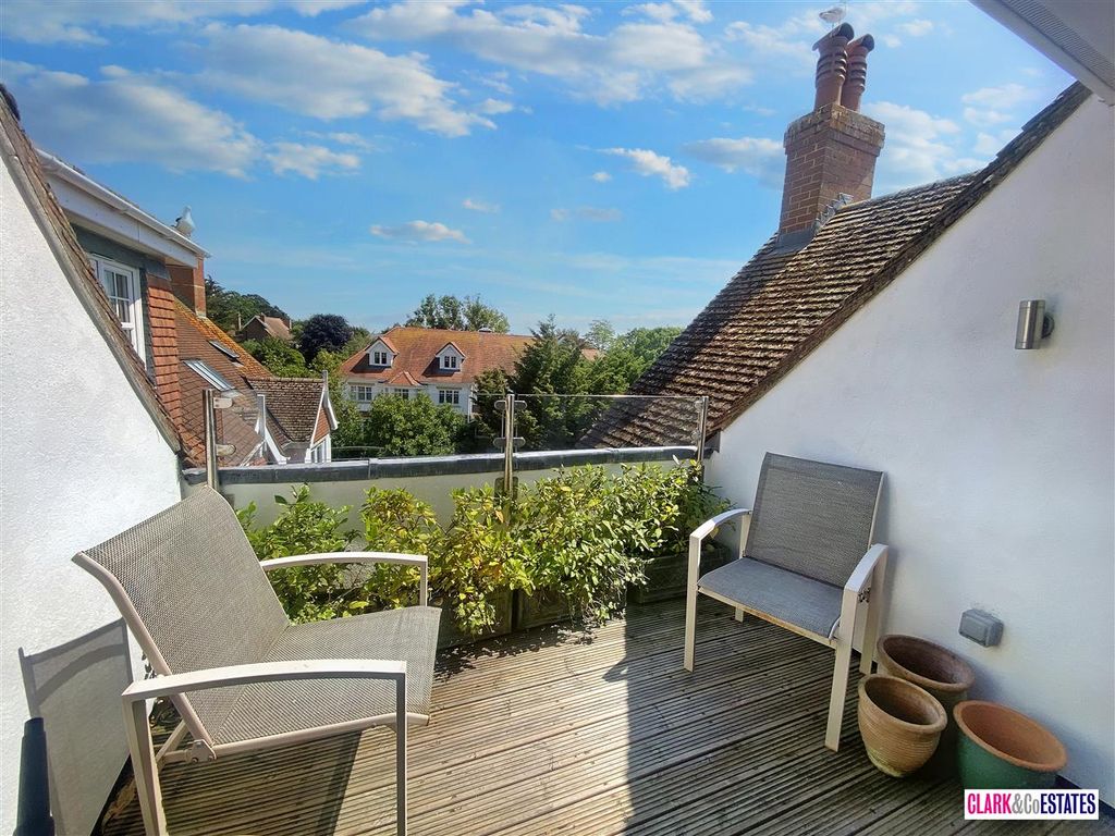 Additional image 8 of 2 bed flat for saleThe Penthouse, Aliston House, The Avenues, Exmouth EX8
