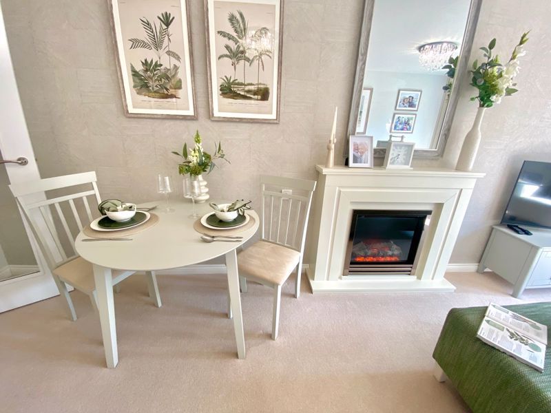 1 bed property for saleThackeray Lodge, Trinity Street PO16 photo 5