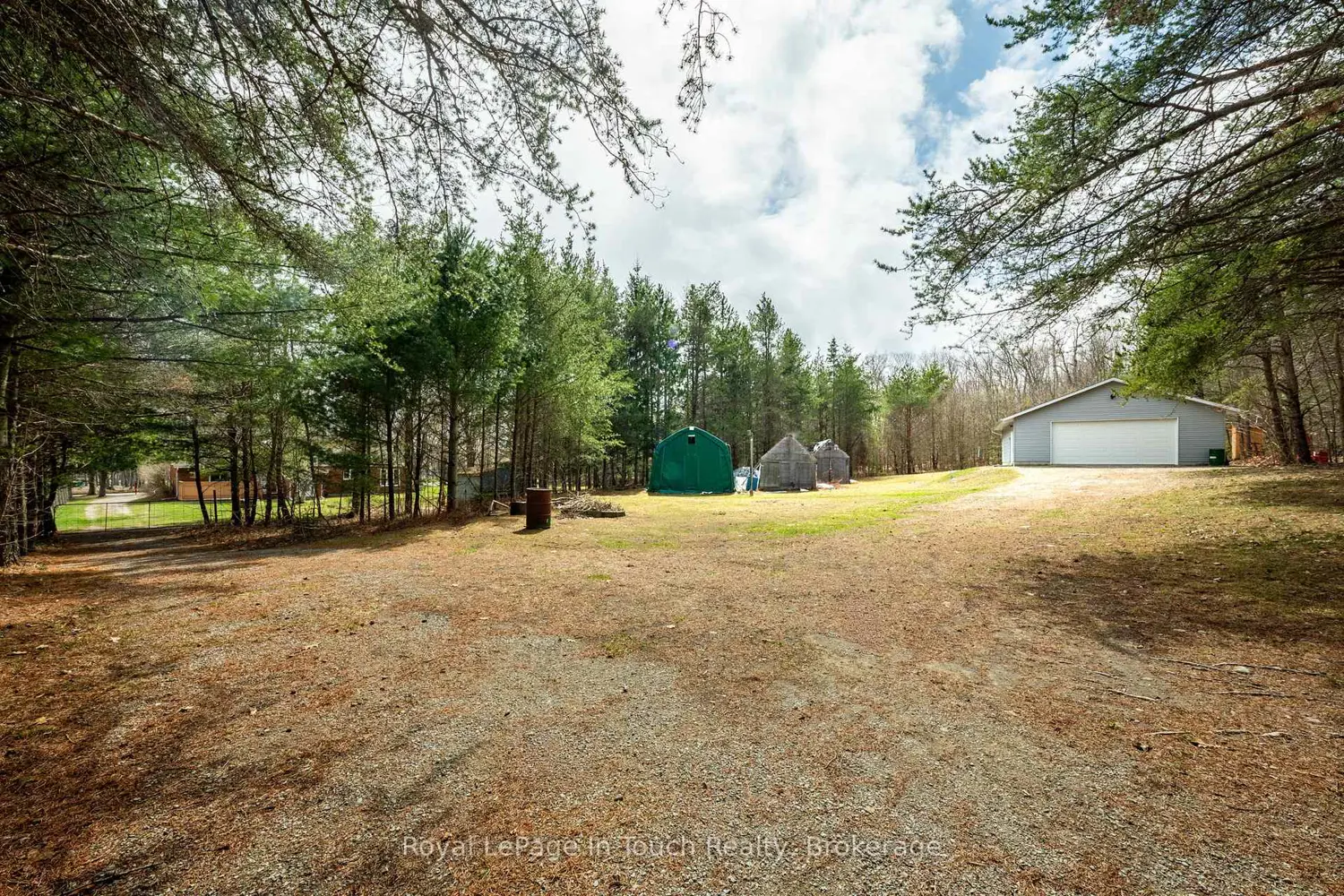 756 Champlain Road photo 2