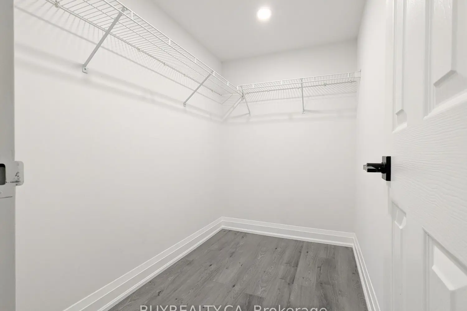 Additional image 9 of 256 Doris Avenue 1603