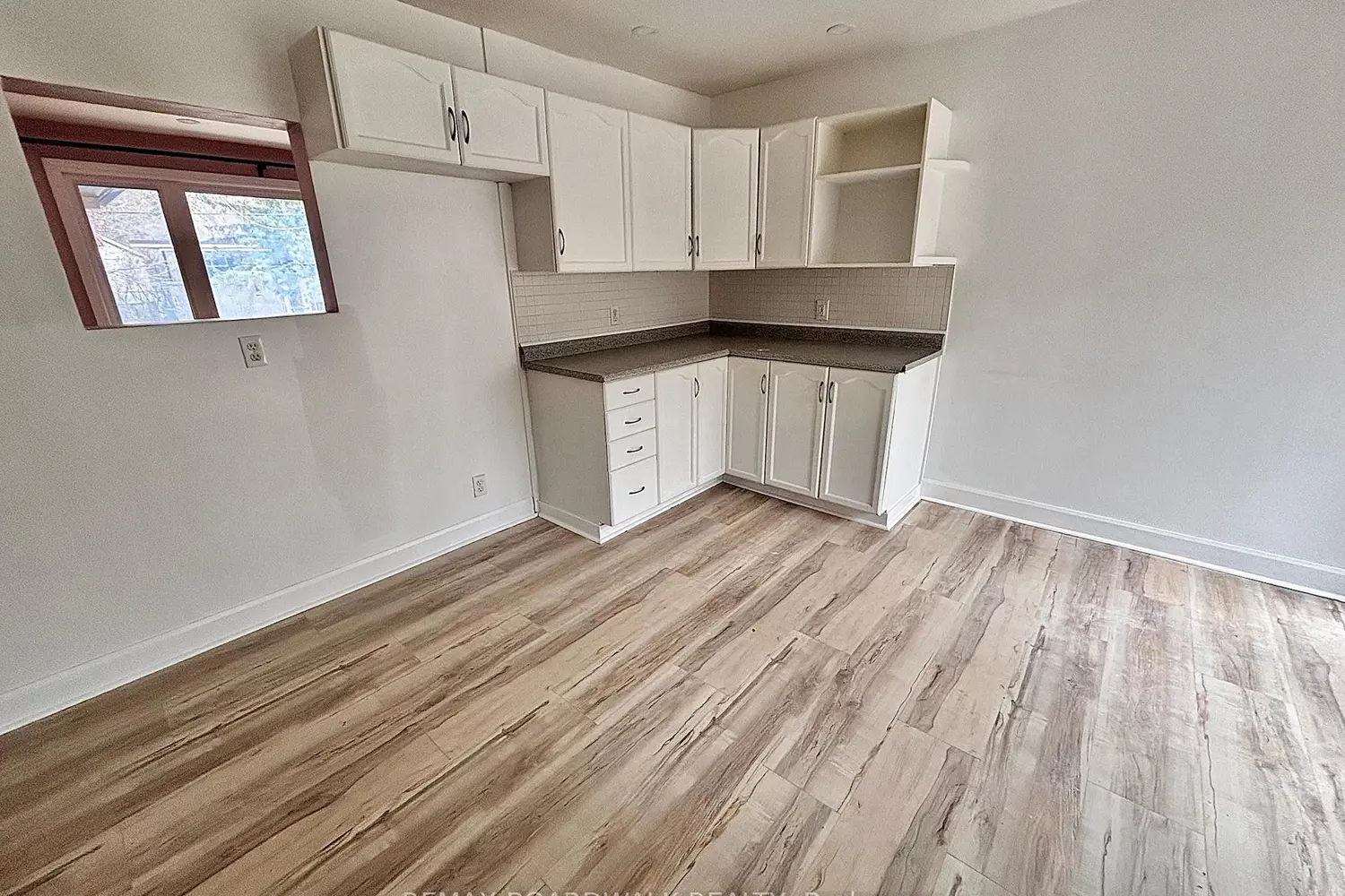 379 St Denis Street photo 5
