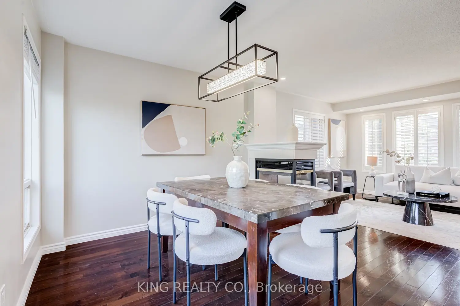 1576 Woodhenge Way photo 5