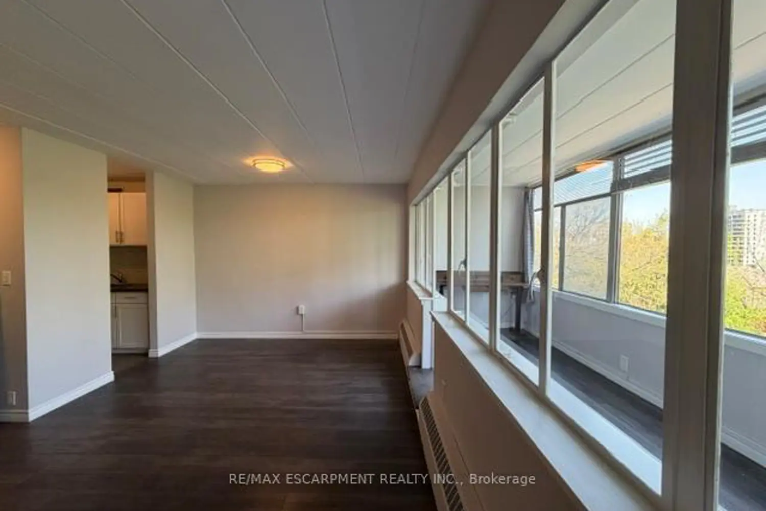 107 St. Joseph's Drive 404 photo 5
