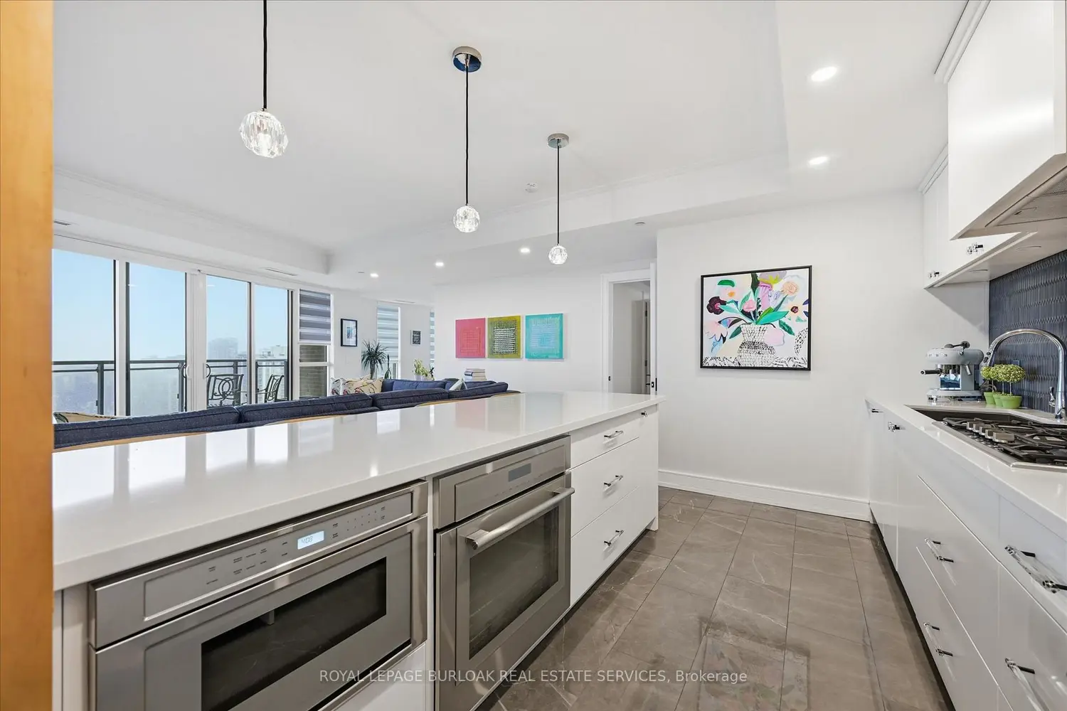2060 Lakeshore Road 1501 photo 4