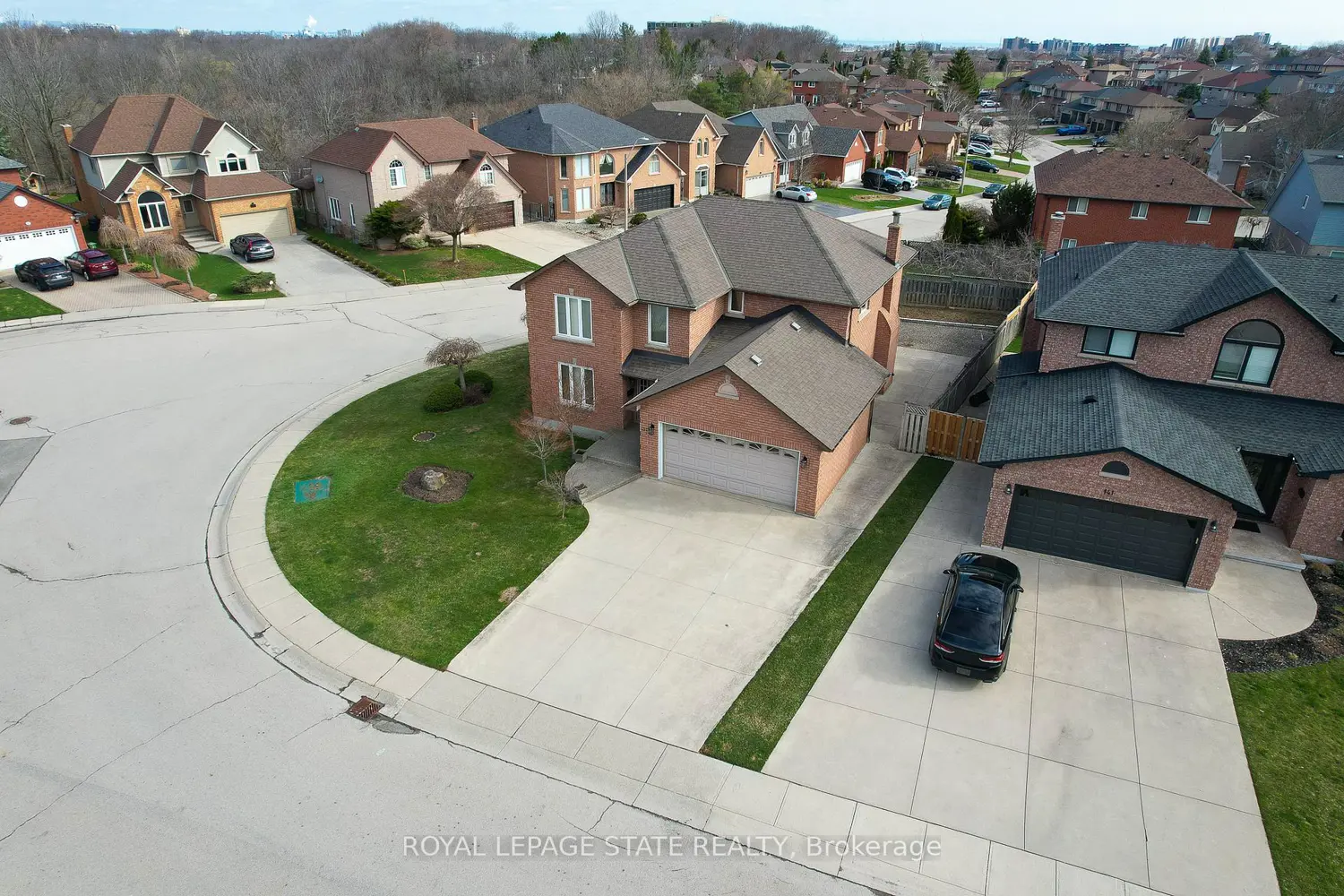 137 National Drive photo 2