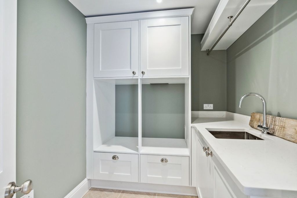 Additional image 10 of 6 bed detached house for saleHedgerley Lane, Gerrards Cross SL9